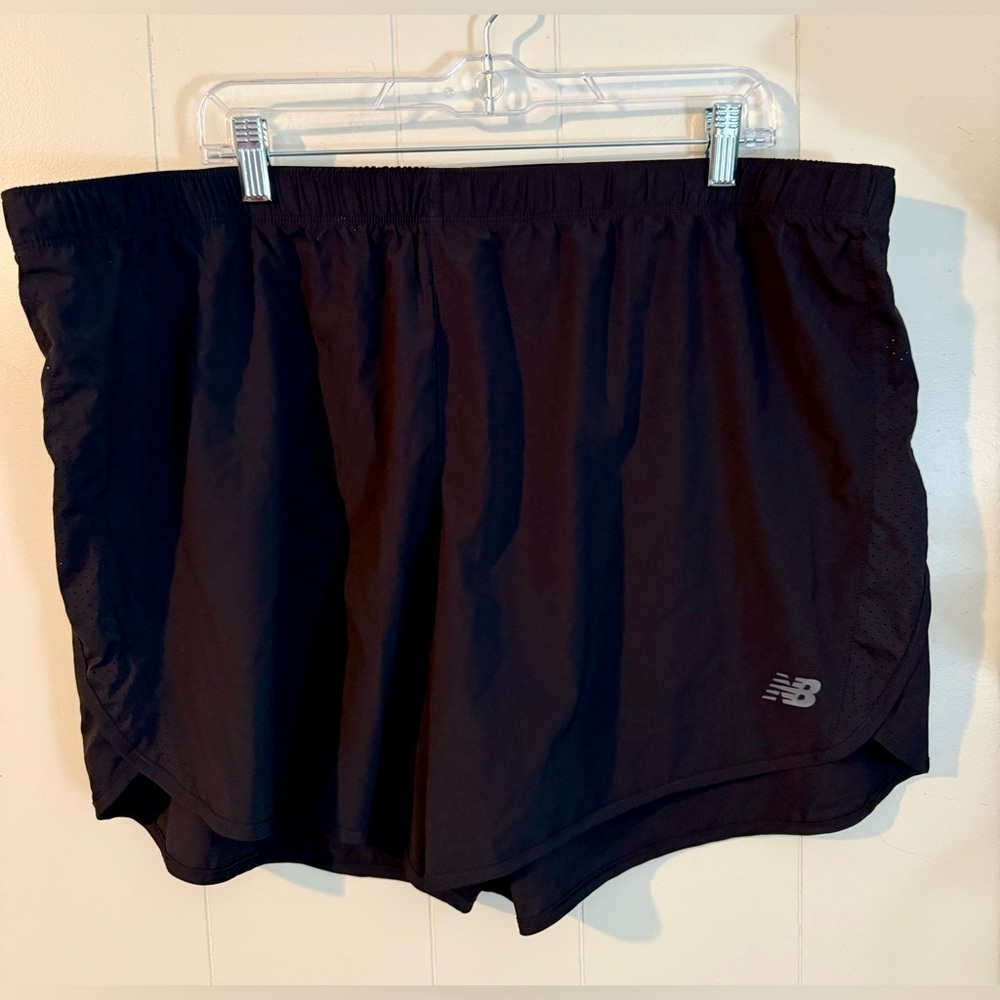 New Balance Women's Black Athletic Shorts, Size 2X